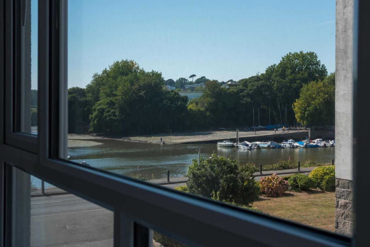 Riverside Apartment With Views And Parking كينغسبريدج المظهر الخارجي الصورة