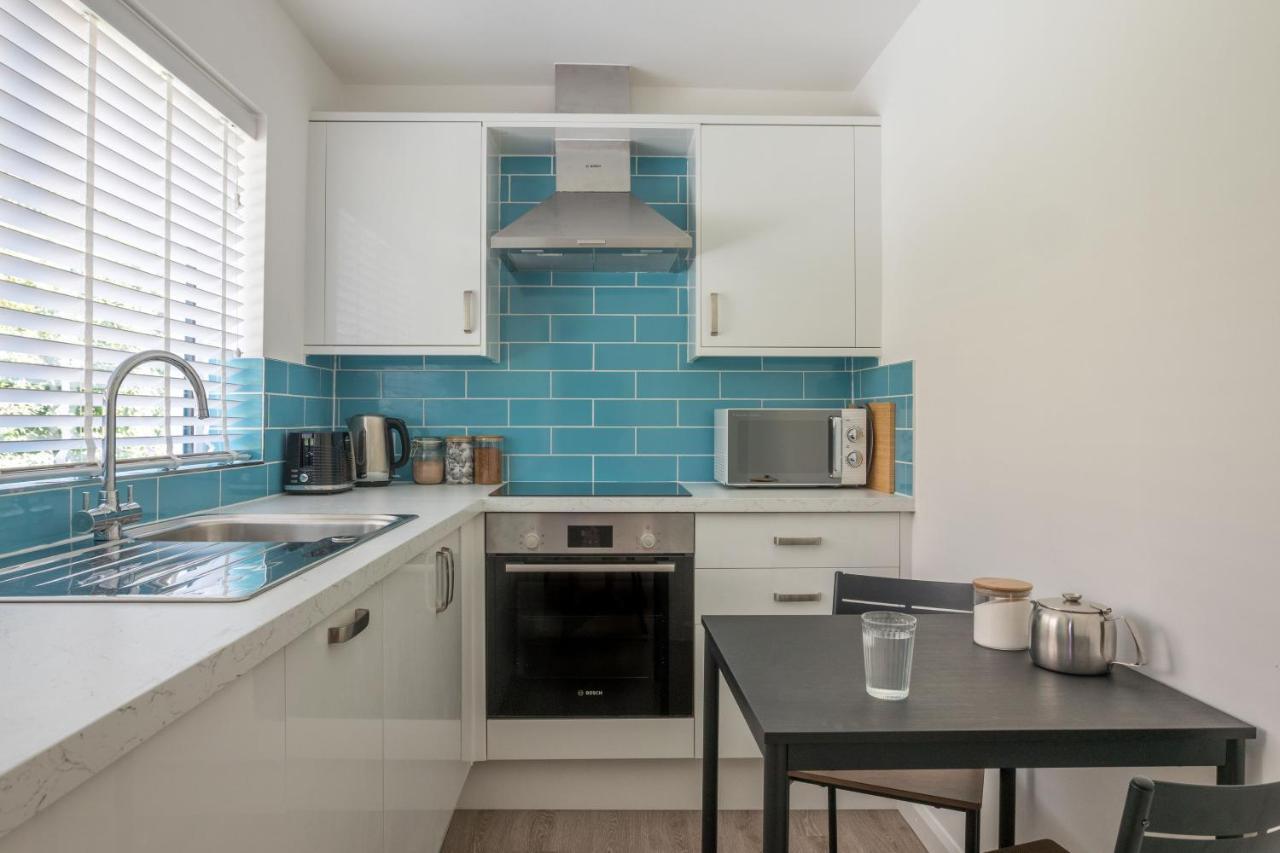 Riverside Apartment With Views And Parking كينغسبريدج المظهر الخارجي الصورة