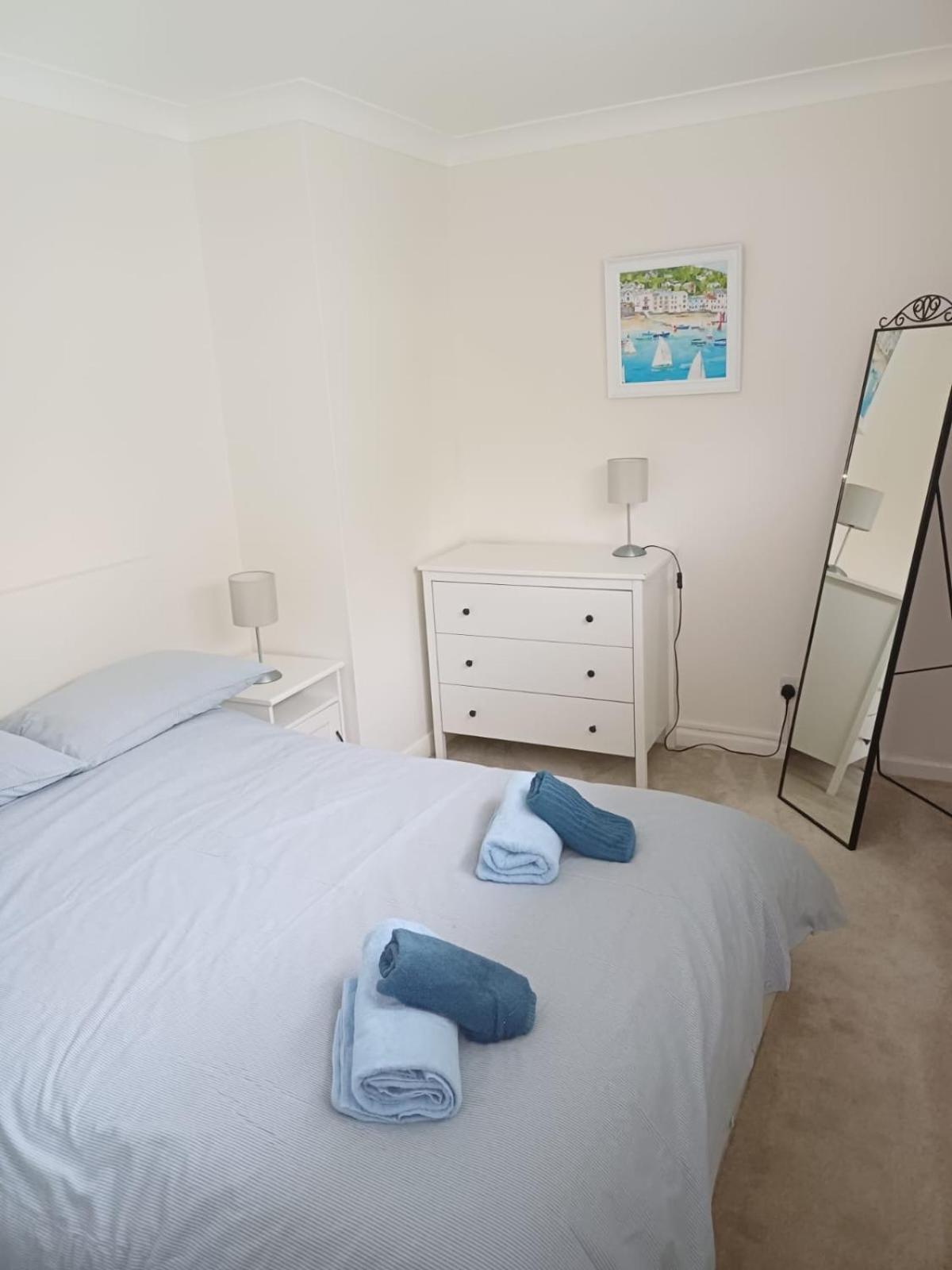 Riverside Apartment With Views And Parking كينغسبريدج المظهر الخارجي الصورة